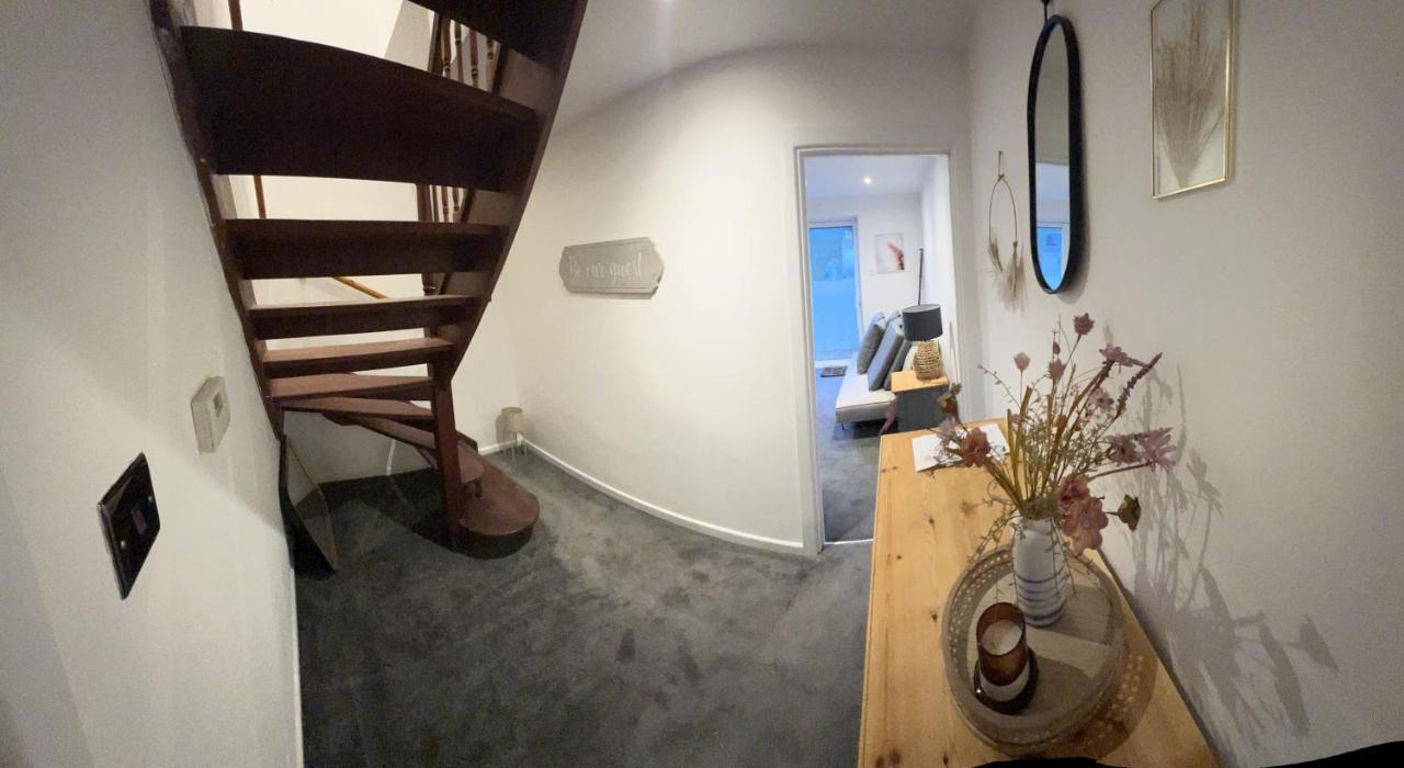 House Sleeps 8. 2Bedrooms & Sofa Beds In Sitting Room Bath Zewnętrze zdjęcie