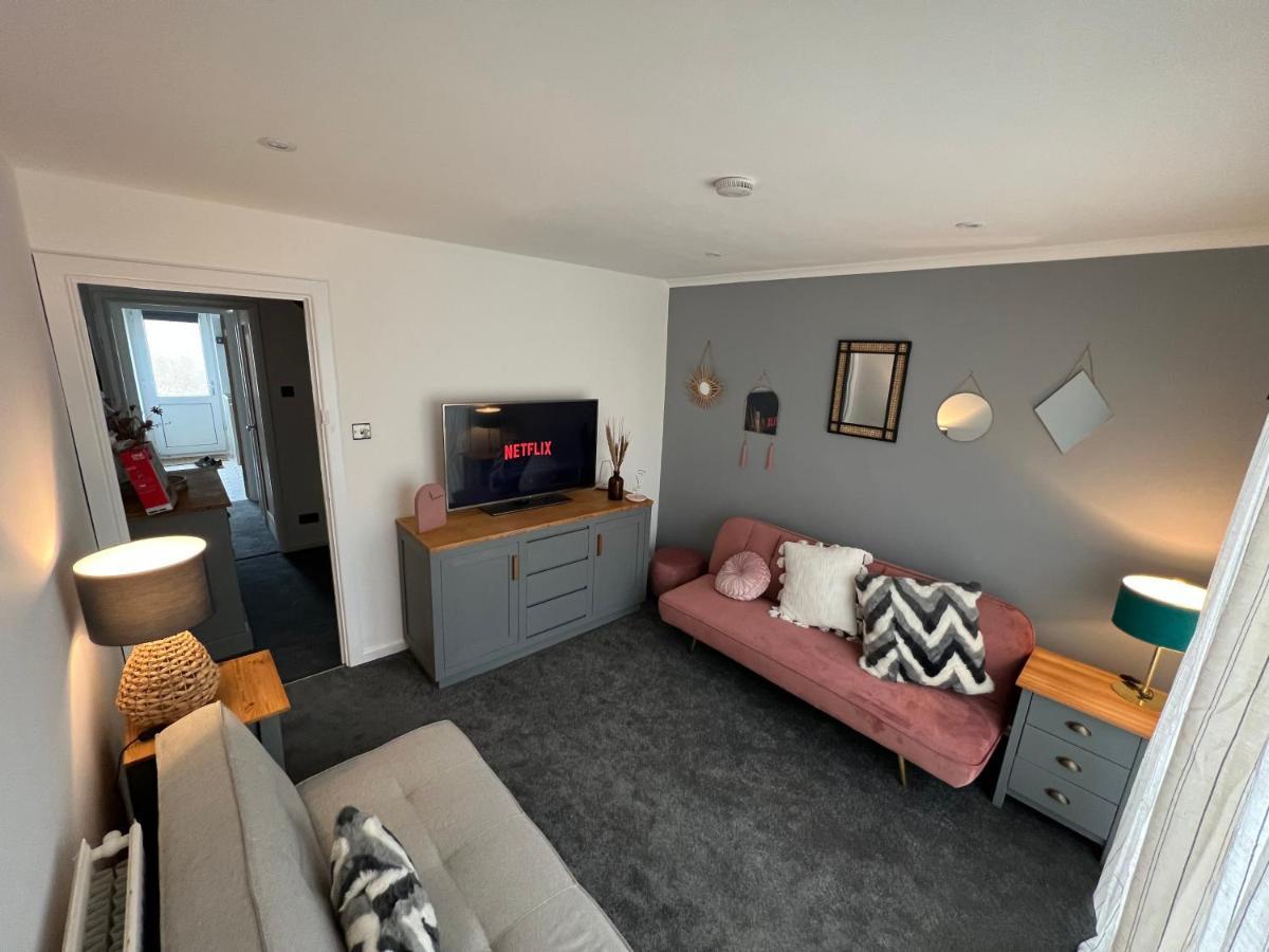 House Sleeps 8. 2Bedrooms & Sofa Beds In Sitting Room Bath Zewnętrze zdjęcie
